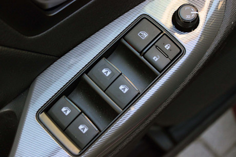 Editorial 2019 toyota sienna se awd v6 7 pass 30 dh