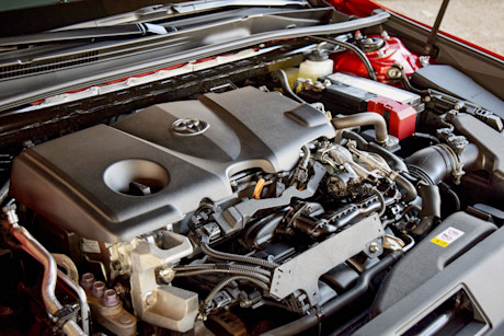 Editorial 2020 toyota camry xse awd 08 sha