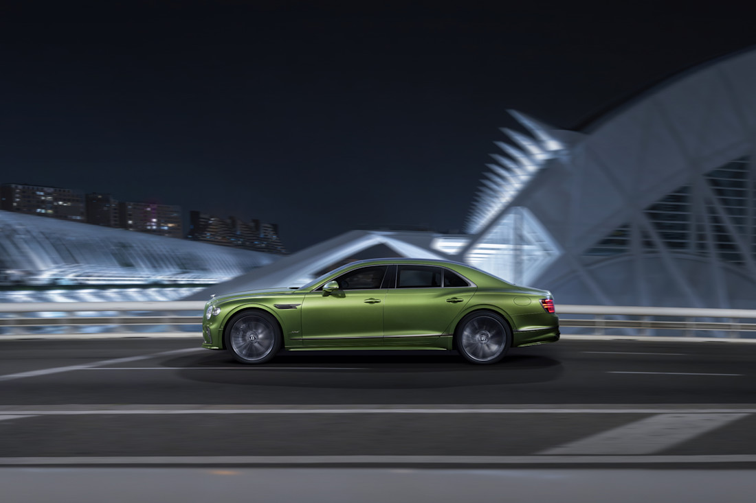 bentley-flying-spur-2024-krijgt-er-147-pk-bij-maar-wordt-veel-goedkoper-2024-10.jpg