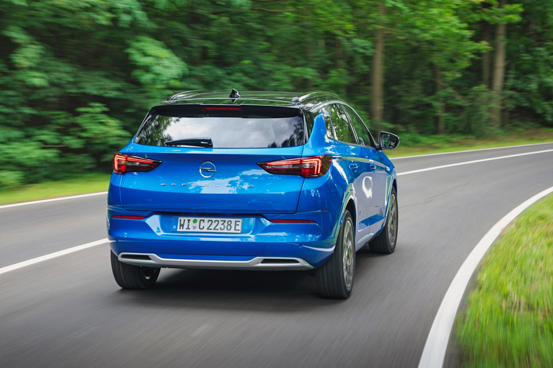 opel-grandland-back