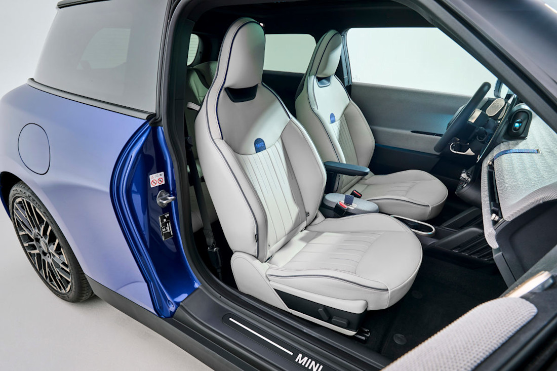 interior-mini-cooper-electrico-2024 (5).jpg