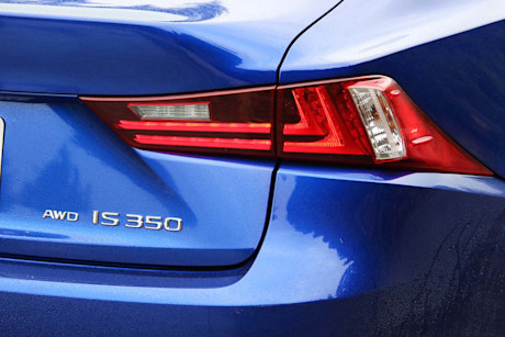 Editorial 37 dh 2016 lexus is 350 f sport awd