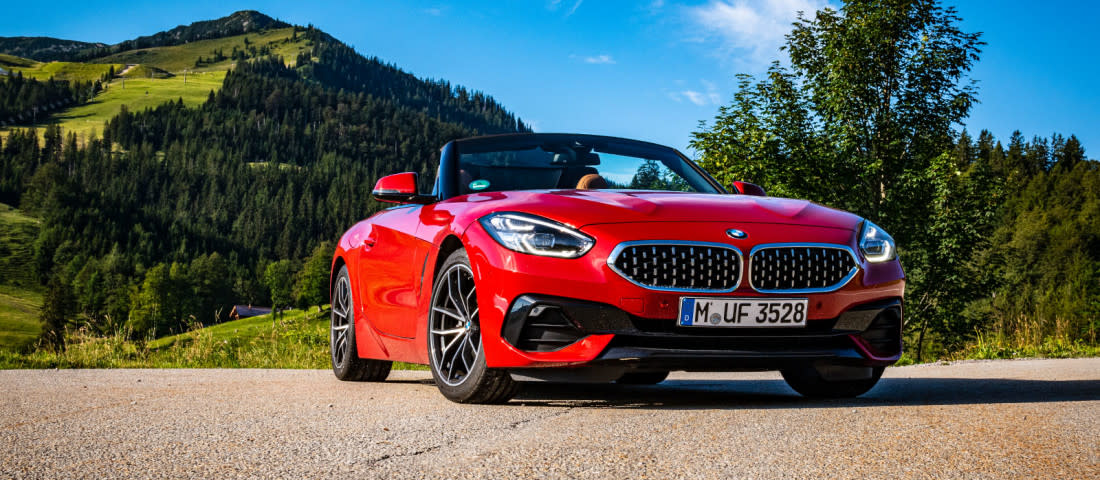 BMW-Z4-Hero-1100