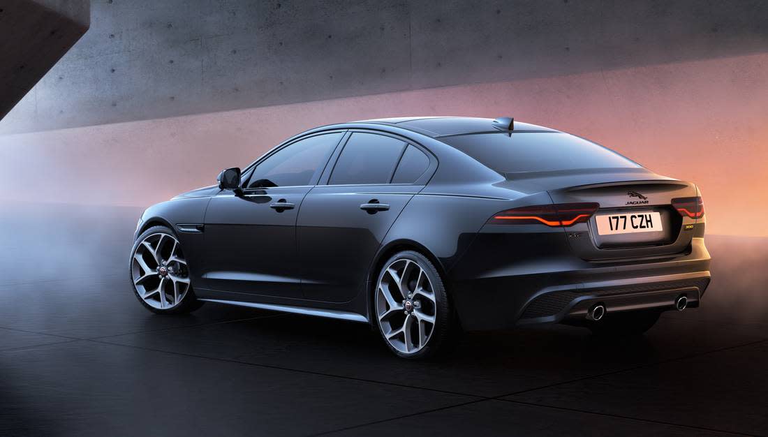 5hqF6UDgH5m2XLR1fiCeeY-c011ade64b3ee7be7e8c3dd1d8a1aaa3-jaguar-xe-back-1100