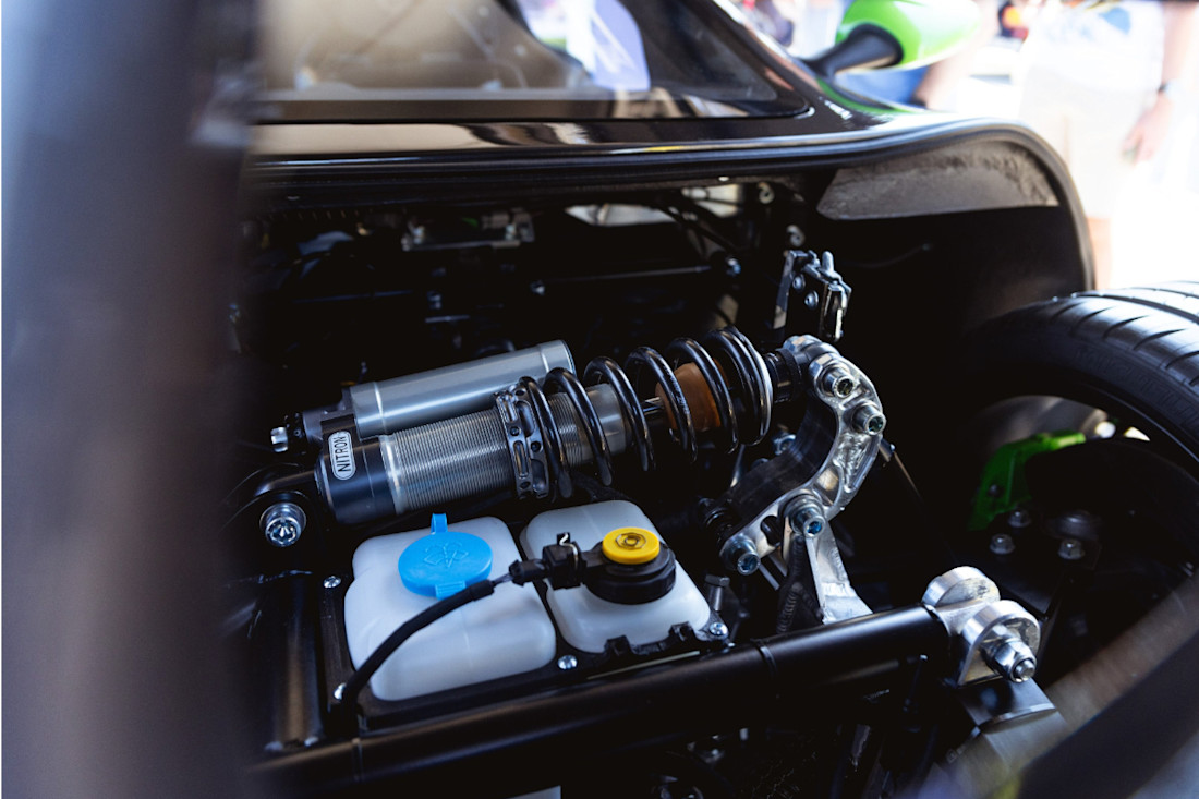 Suspensiones Nitron del Rhino Racing RR01.jpg