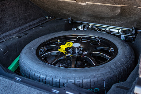 Range-Rover-SDV8-Autobiography-Sparetire