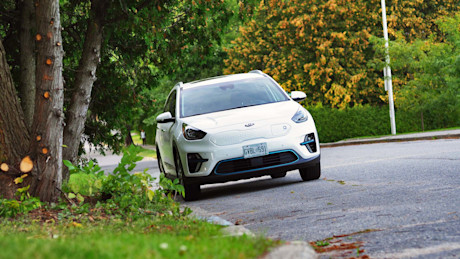 Editorial 2019 kia niro ev sx touring 01 jp