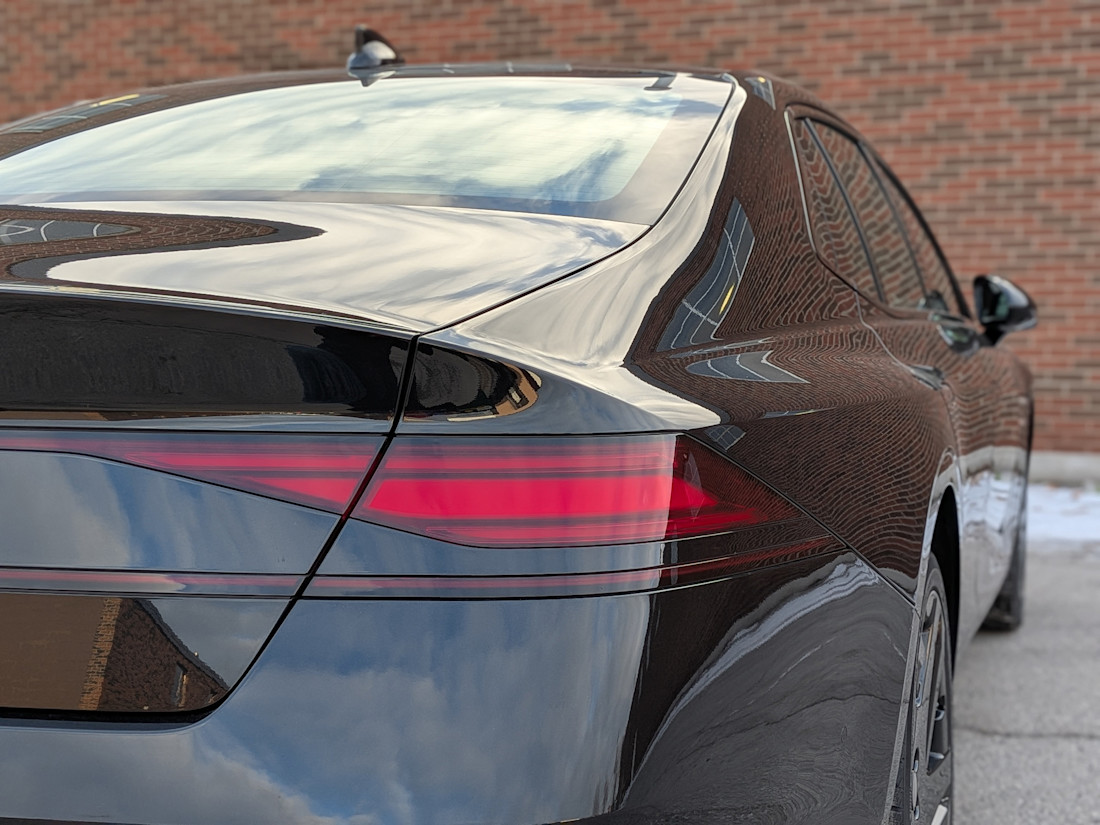 2026 Genesis G90 Black Edition - TD - SBe - 260327 - 17.jpg
