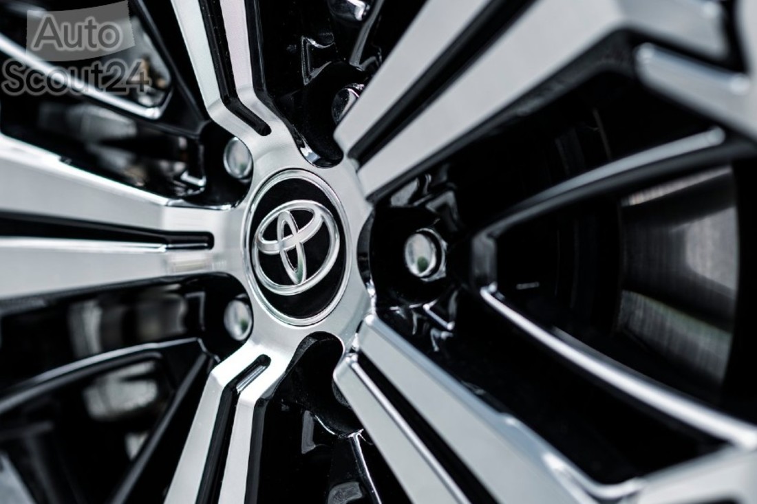 Toyota-RAV4_Plug-in_Hybrid-2021-1280-86 (1).jpg