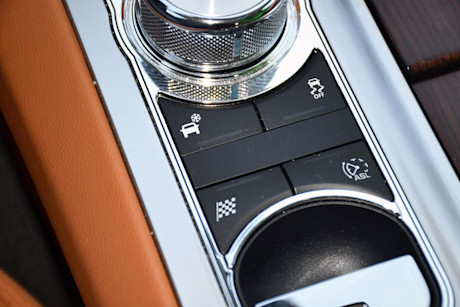 Editorial 2015 jaguar xf 30 awd jp 14