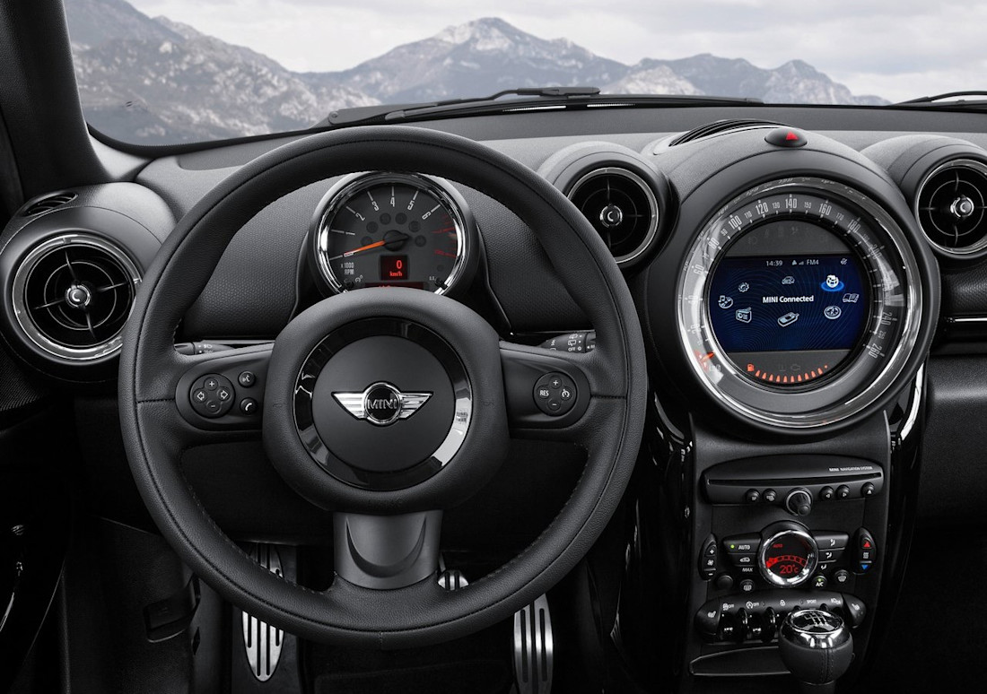 Mini-Paceman-2015 interior