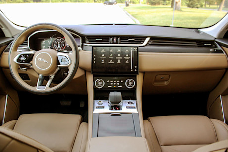 Editorial 2021 jaguar f pace s p250 13 sha