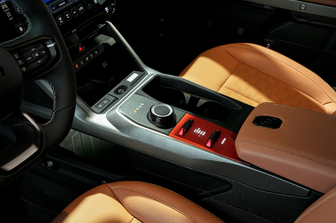 Jeep-recon-2026-interior (13).jpg