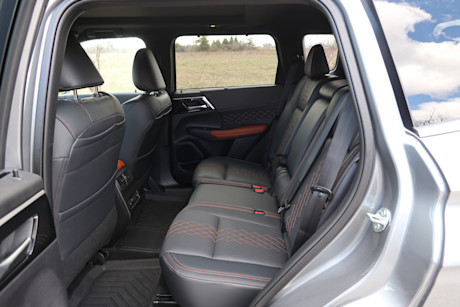Editorial 2024 mitsubishi outlander phev gt premium 25