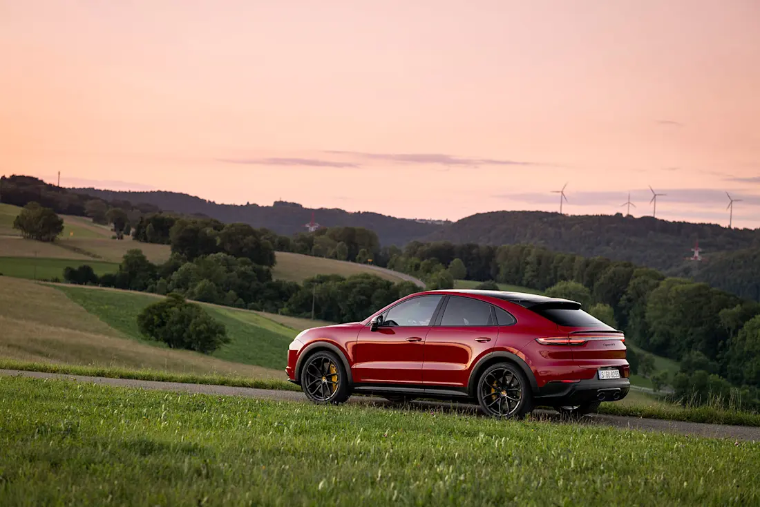 Porsche-Cayenne-GTS-Coupe-2020-Side-Rear Porsche-Cayenne-GTS-Coupe-2020-Side-Rear