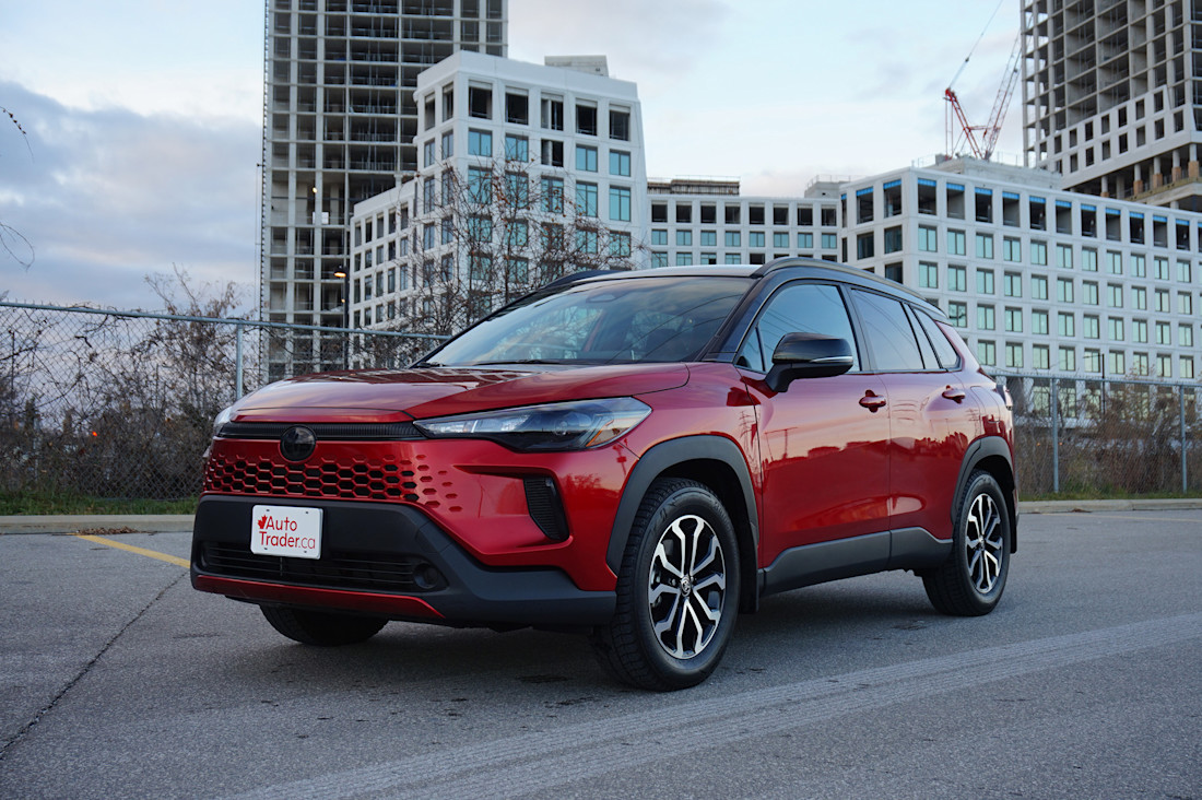 Editorial 2026 toyota corolla cross hybrid jl 2