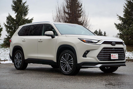 Editorial 2024 toyota grand highlander platinum hybrid max td 240131 02 di