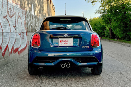 Editorial 2022 mini cooper s 5 door premierplus 08 ct