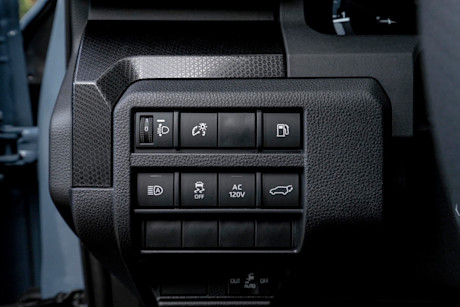 Editorial 2025 toyota 4runner limited 240409 17 toyota