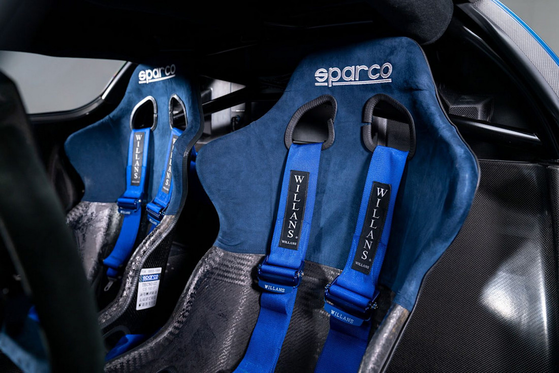 Maserati-MC12-Corsa-subasta (10).jpg