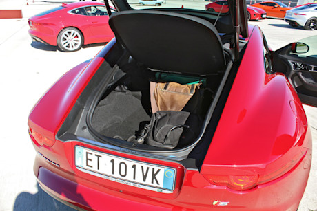 Editorial 2015 jaguar f type coupe 02