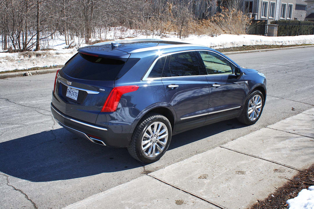 Editorial 2018 cadillac xt5 awd platinum 07 db