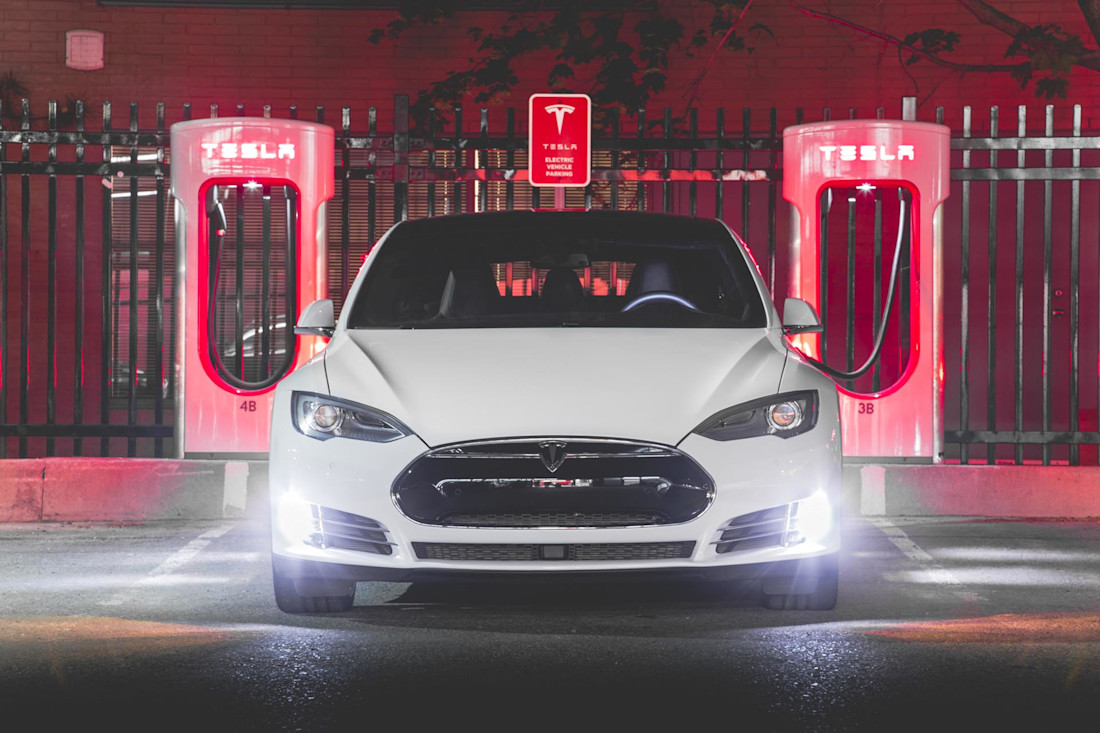 Editorial 2015 tesla model s p85d 02 rf
