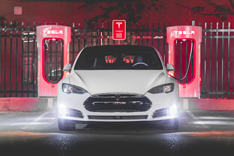 Editorial 2015 tesla model s p85d 02 rf