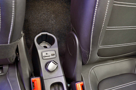 Editorial 2017 smart fortwo electric drive cabrio 21 mb