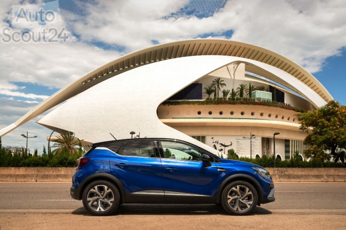 RENAULT_CAPTUR_e-TECH_HYBRID_030 (1).jpg