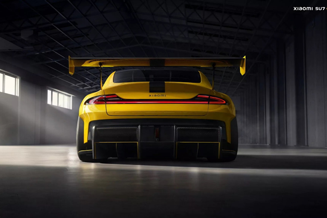 Xiaomi-SU7-Ultra-TAYCAN-CHINO (1).jpg