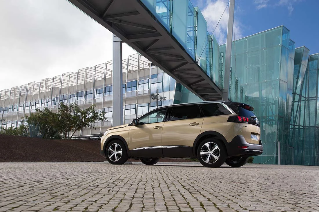 AS24 SUV 7 plaatsen Peugeot 5008