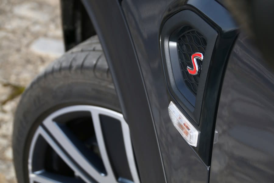 compa-mini-countryman-07.jpg