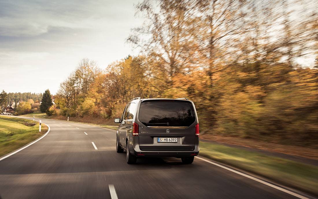 42DxF3KycjjNUmuPdcsUPg-b9ca151edb47e001961cac54d9166672-Mercedes-Benz-V-Klasse-Back-1100