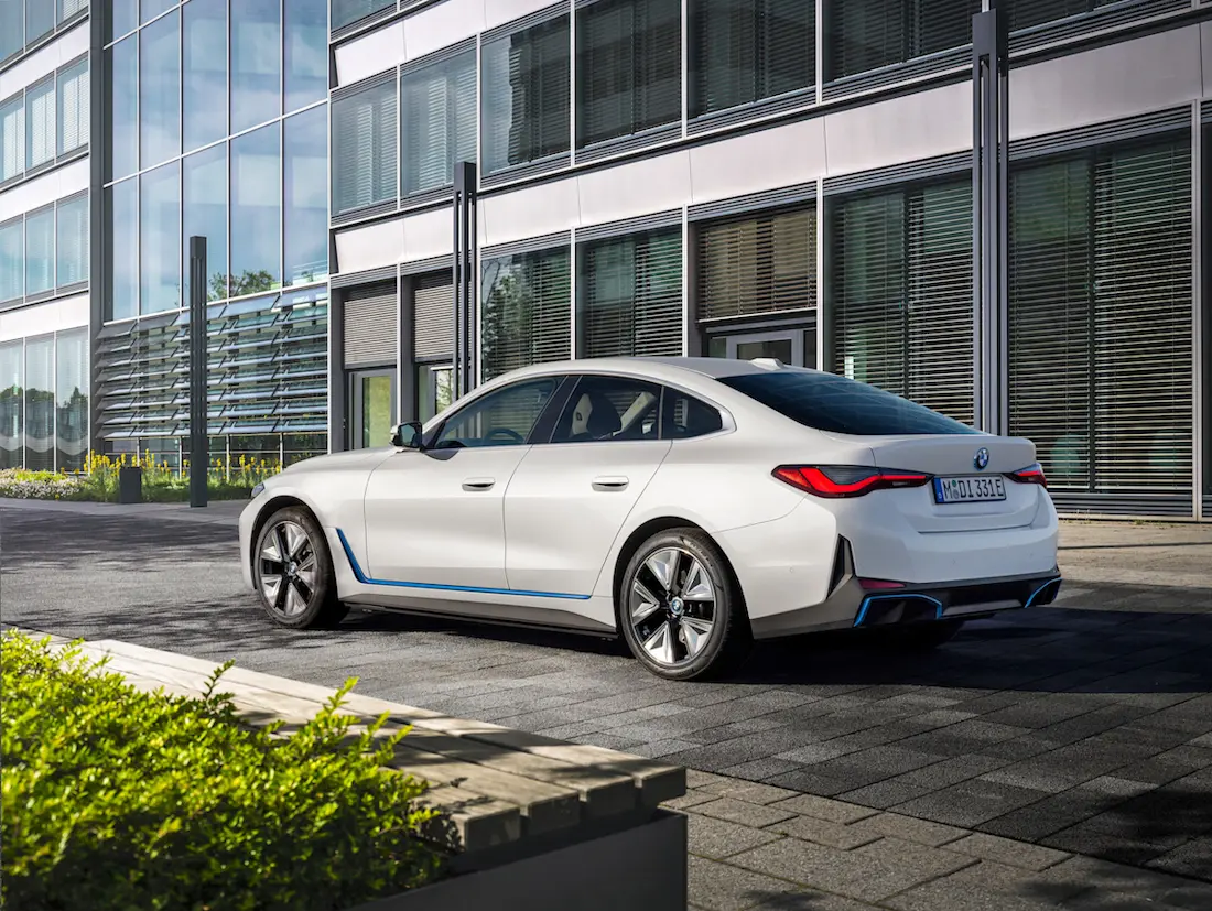 BMW i4 (2022) statisch, achteraanzicht