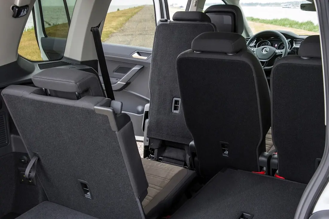 vw-touran-trunk vw-touran-trunk