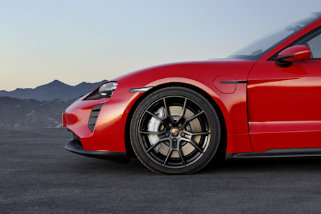 Editorial porsche taycan gts 4