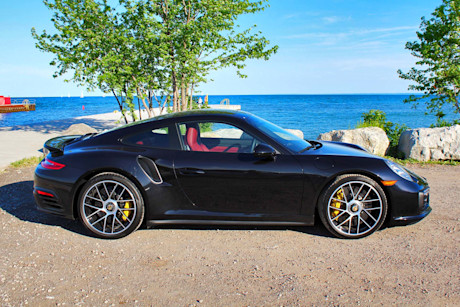 Editorial 2017 porsche 911 turbo s pb 01