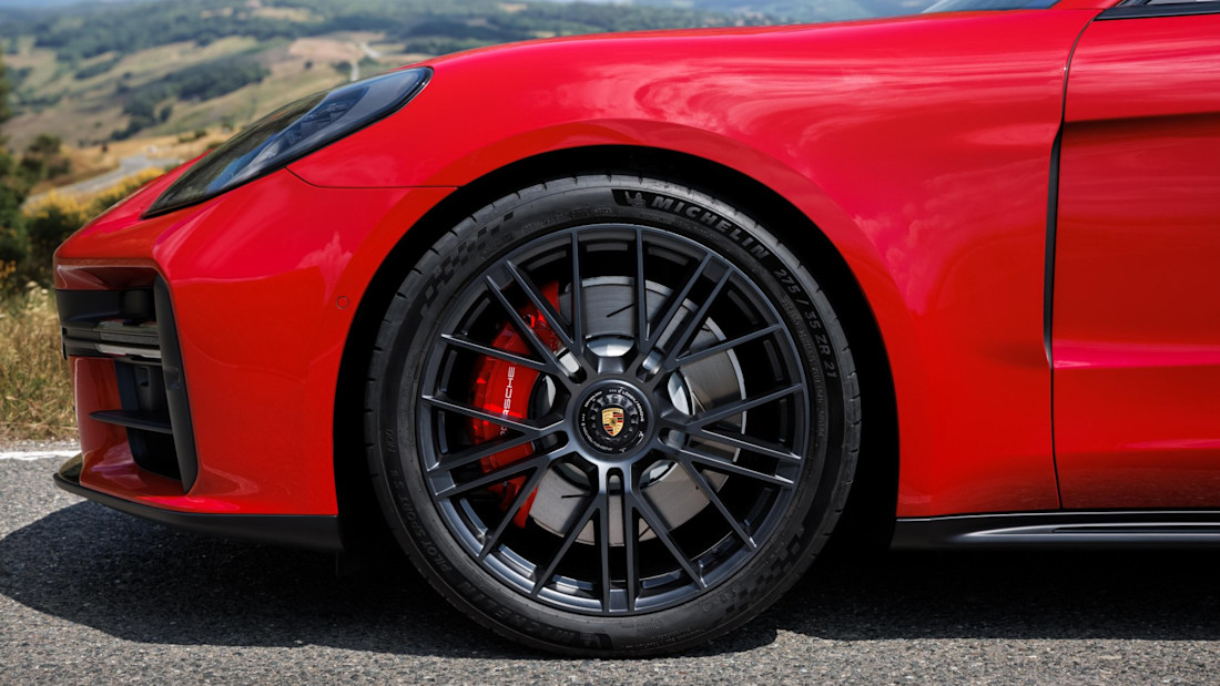 PORSCHE-PANAMERA-GTS-2024 (1).jpg
