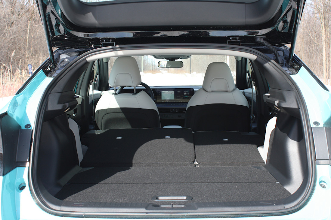 2026 Nissan LEAF - TD - DB - 260408 - 39.jpg