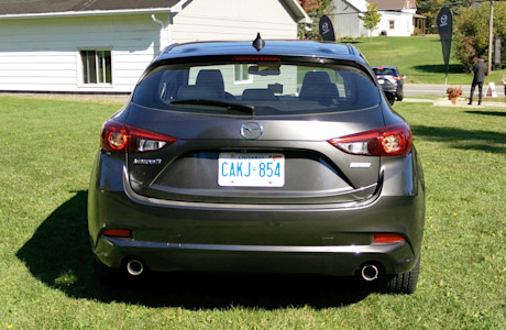 Editorial 2017 mazda3 sport 10 jbe