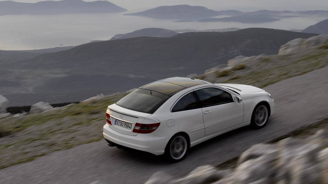 3YFgwmCplUDlwNzPcoZUus-eb36a521ce7f2d5bbfa0d27e17ad3db8-mercedes-w203-back-1100