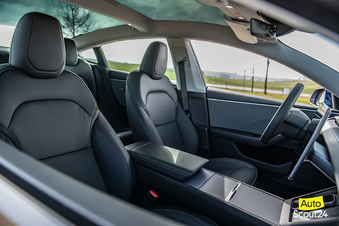 tesla-model-3-highland-2024-innenraum tesla-model-3-highland-2024-innenraum
