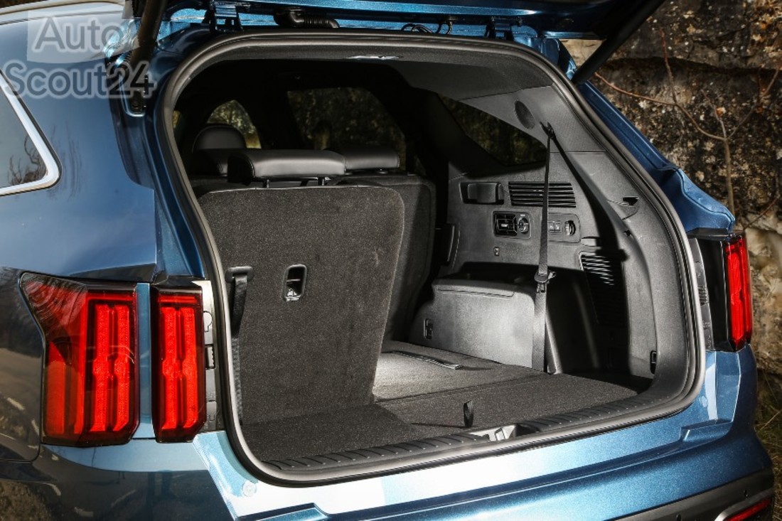 NUEVO KIA SORENTO PHEV - CALIDAD MEDIA_052 (1).jpg
