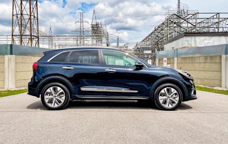 Editorial 2021 kia niro ev sx touring 04 ct