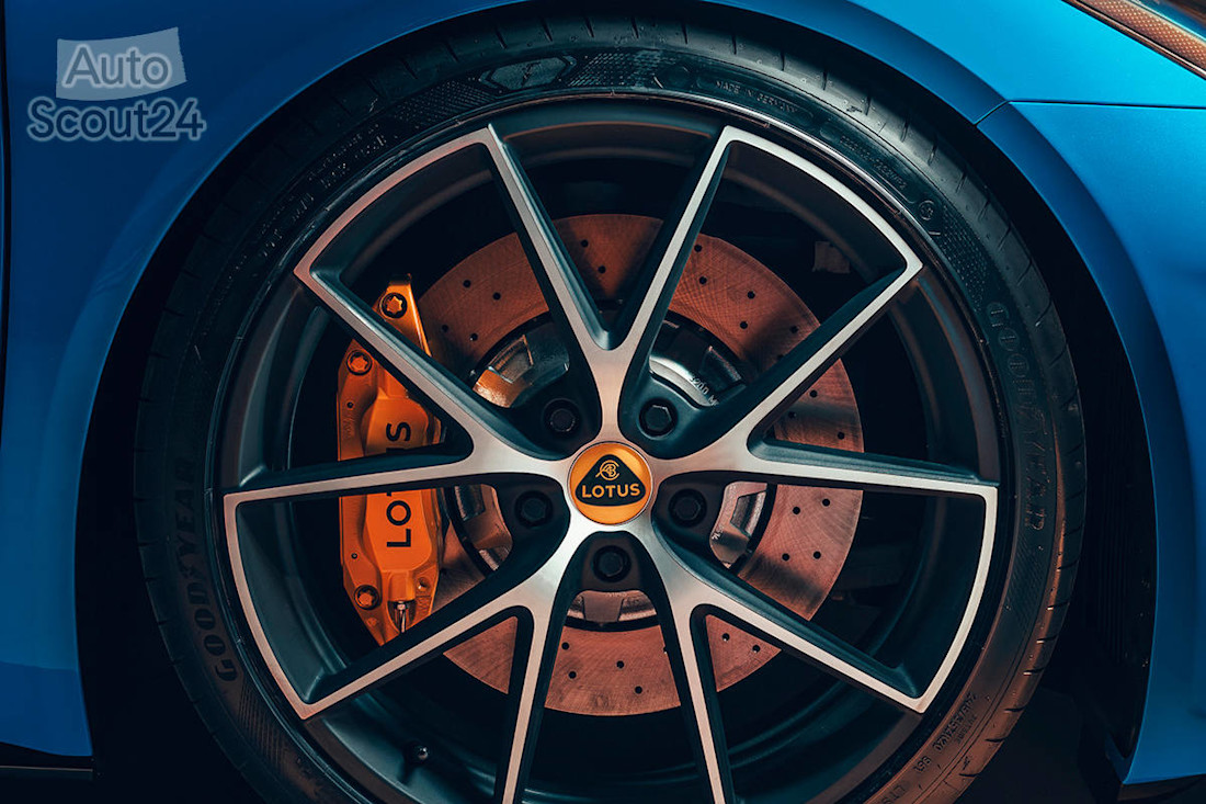 Lotus emira 2021 (3).jpg