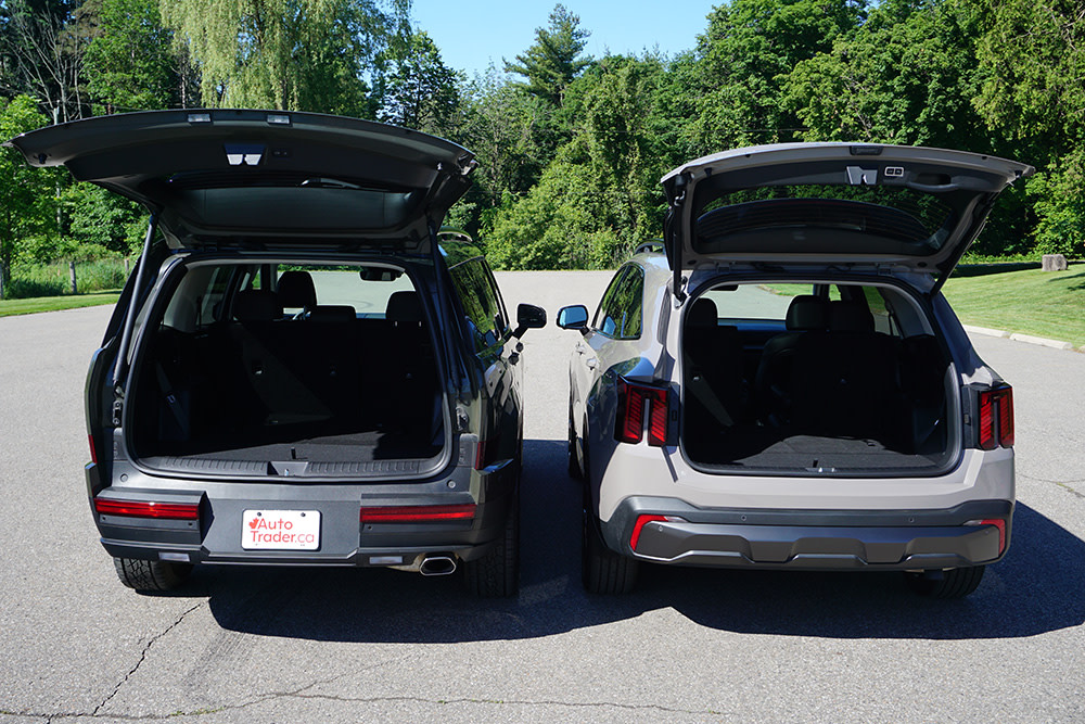 Editorial 2024 hyundai santa fe vs kia sorento comp 240709 di 4