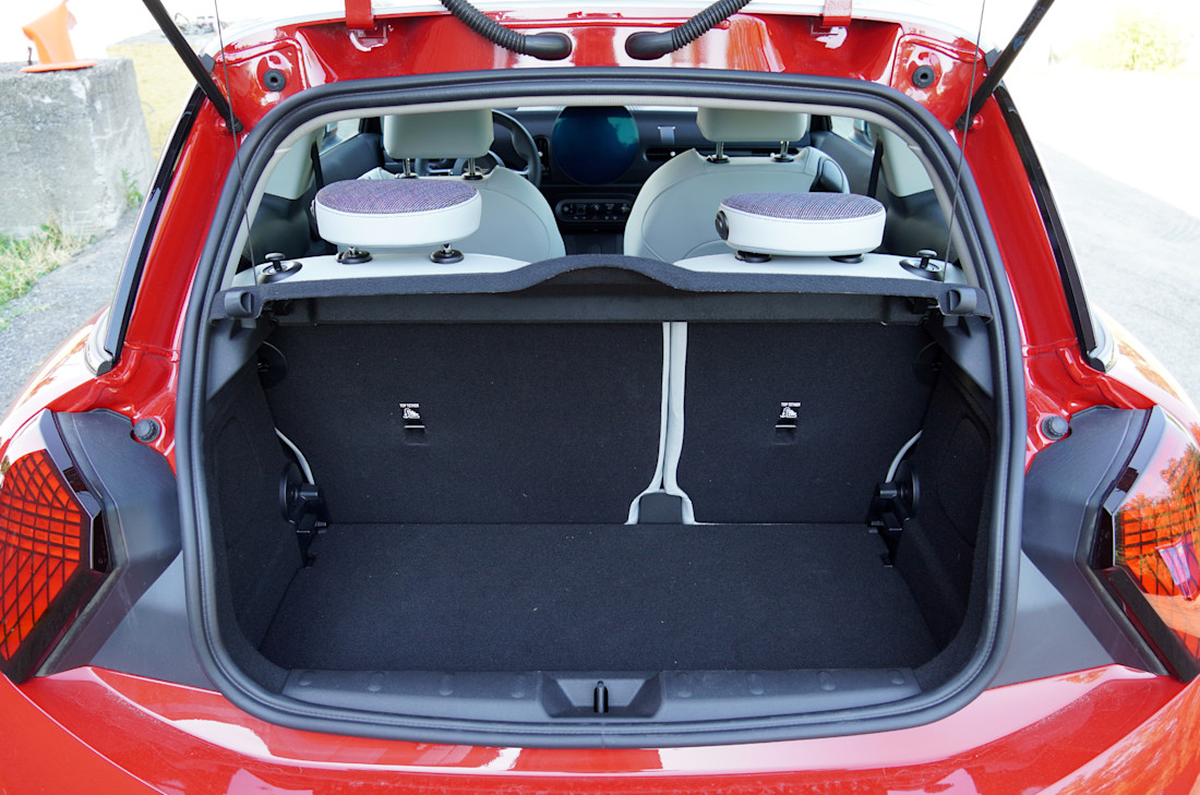Mini-Cooper-C-2026 (17).jpg