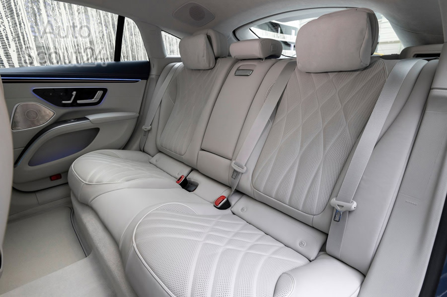 Mercedes-Benz-EQS-2022-1600-81.jpg