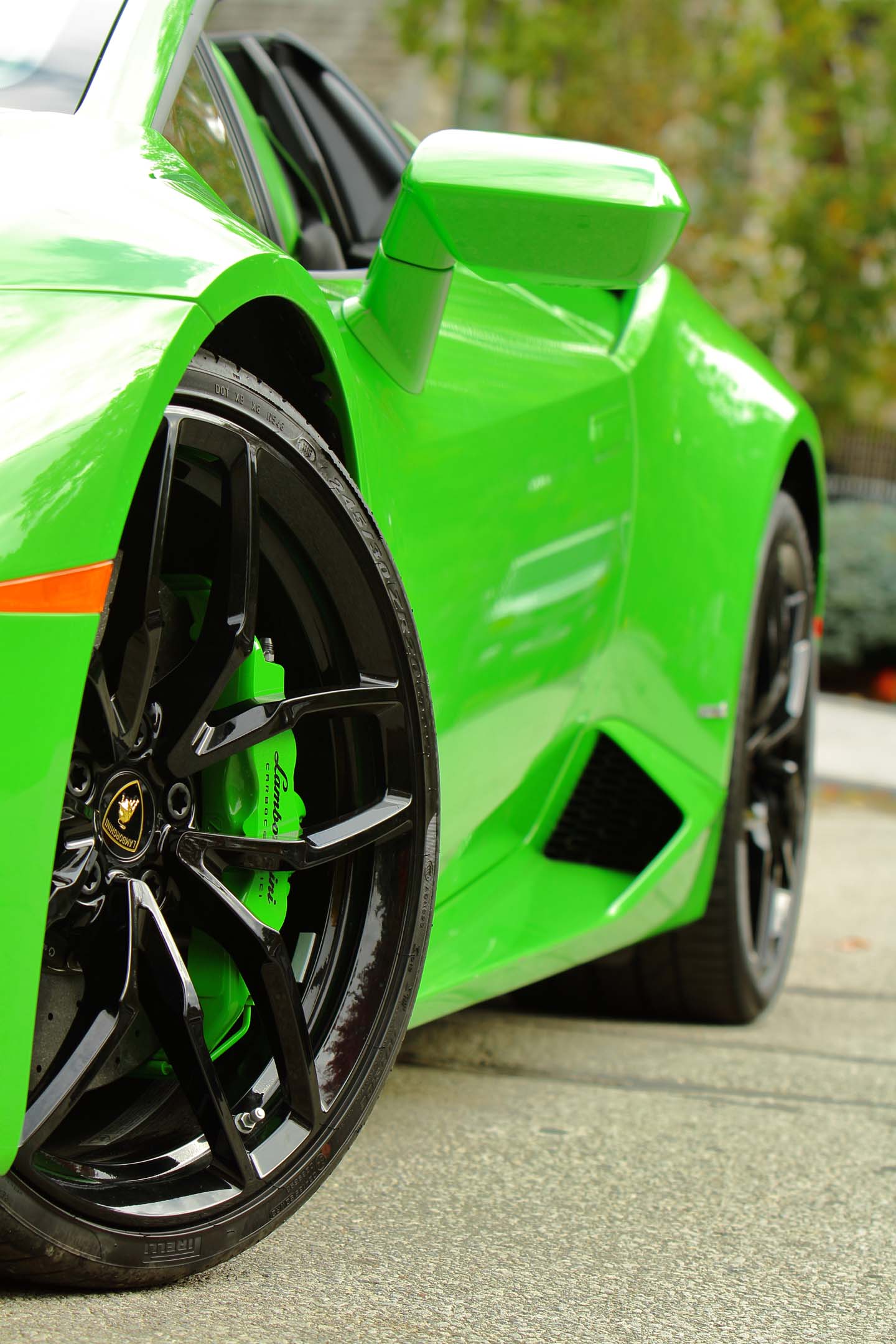 2017 Lamborghini Huracán LP610-4 Spyder Test Drive Review
